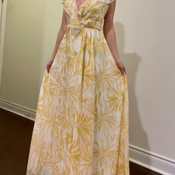 Lovely Yellow Maxi Summer Wrap Dress - Picture 4 of 7